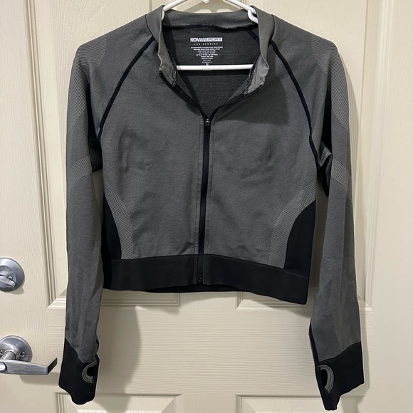 Fashion Nova Tops - Fashion nova sports women’s top XL long sleeves with a zipper